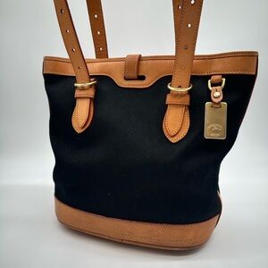 Dooney & Bourke • Bucket Tote